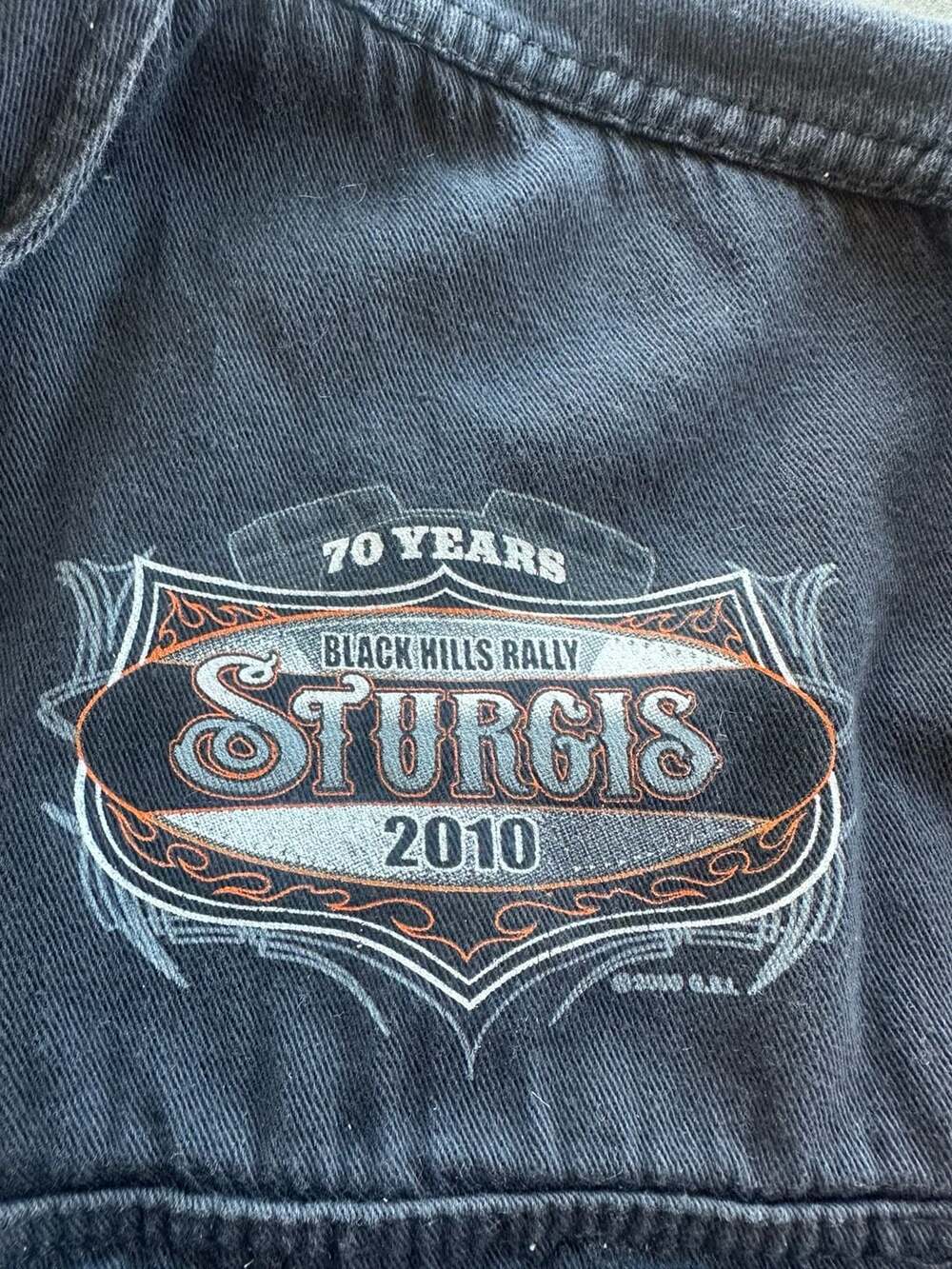 Lightning Clothing Sturgis 2010 Black Hills Rally 70 Years Sleeveless Button-Dow